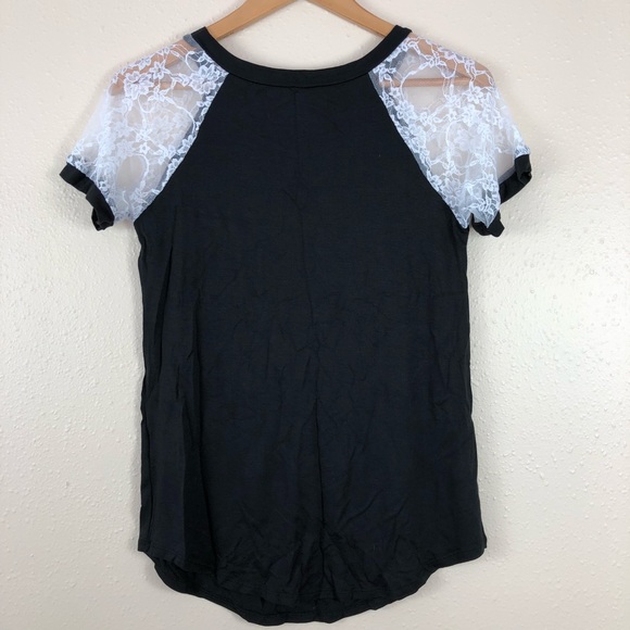 Mainstream Boutique Black Lace Sleeve Top Size S - Picture 4 of 5